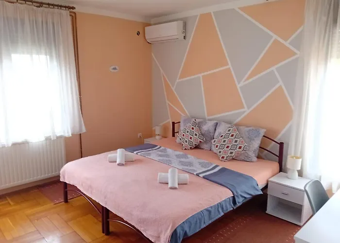 Apartments & Rooms 4 Rijeke