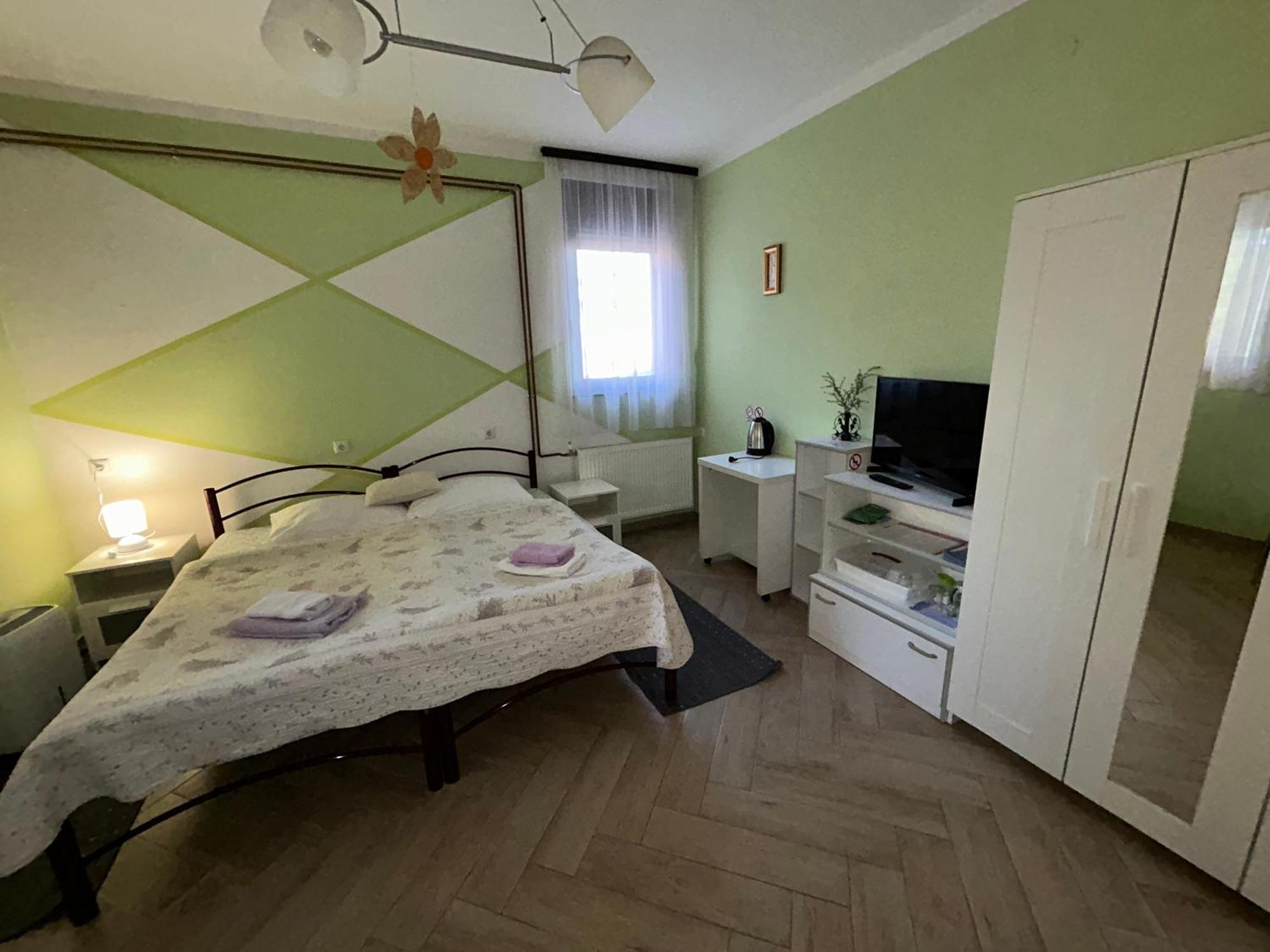 & 4 Rijeke 3* Karlovac